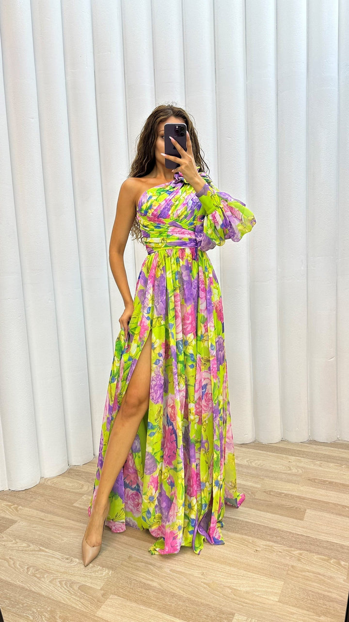 Isabella | Stunning Flowing Gown