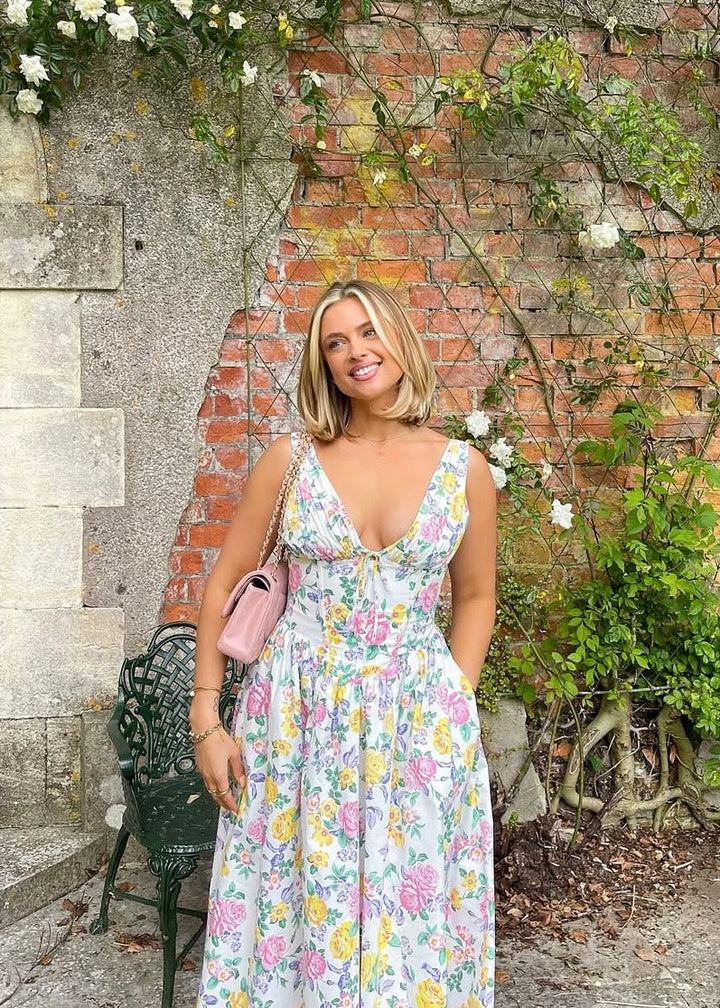 Aeliana - Elegant Flattering Summer Dress